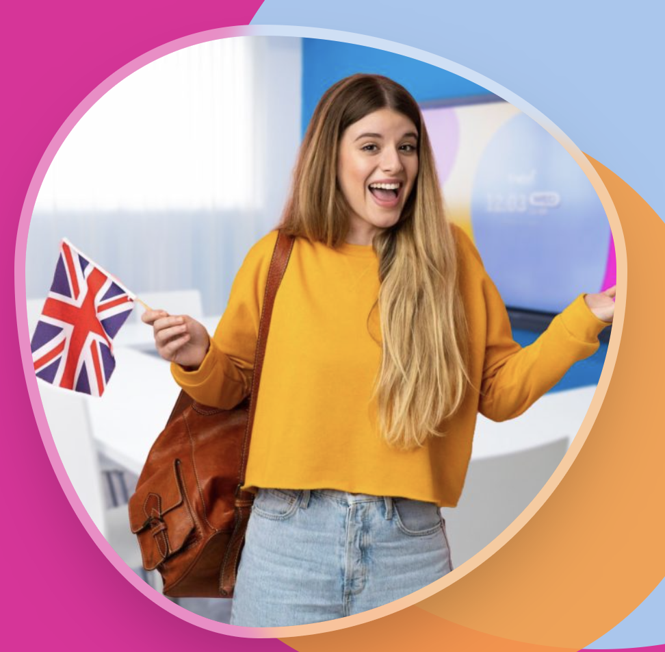 Alumna de English2Go amb una bandera del Regne Unit